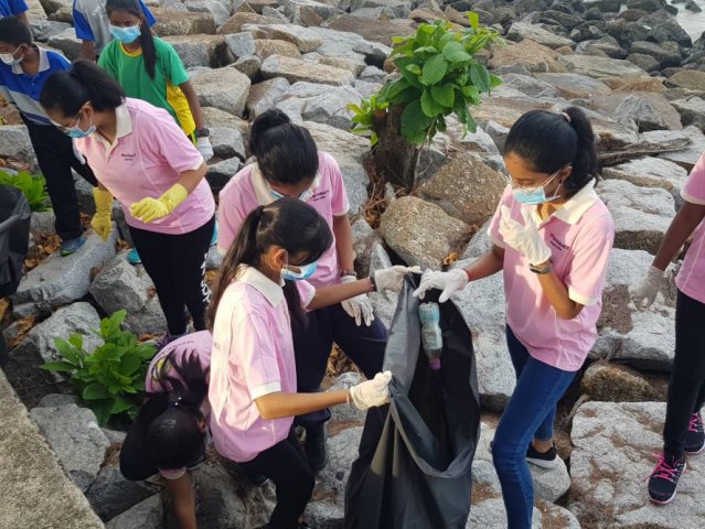 Majlis Perasmian Pembersihan Pantai Anugerah Sekolah Hijau Di Pantai Robina (29)